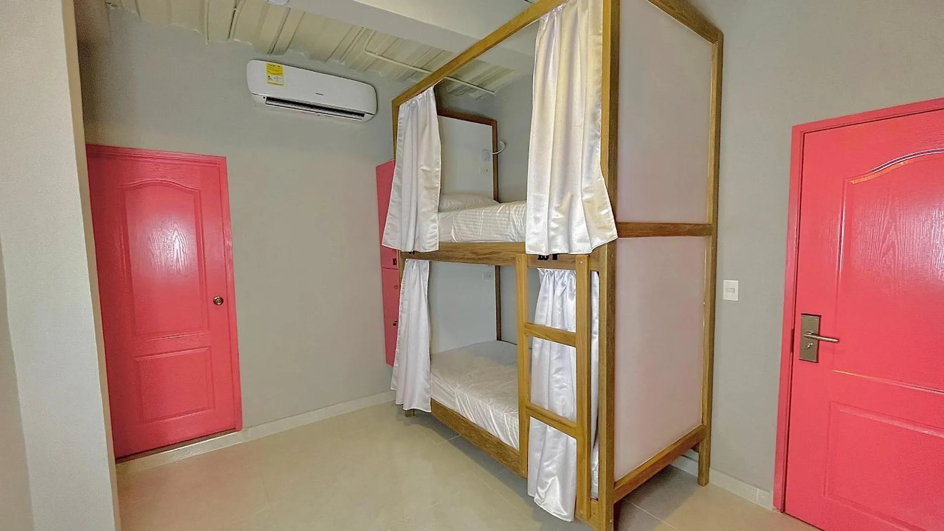 Tropical Hostel Santa Marta Kolombiya